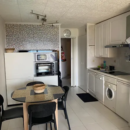 Apartment Bord De Mer, Terrasse, A Pieds Cannes