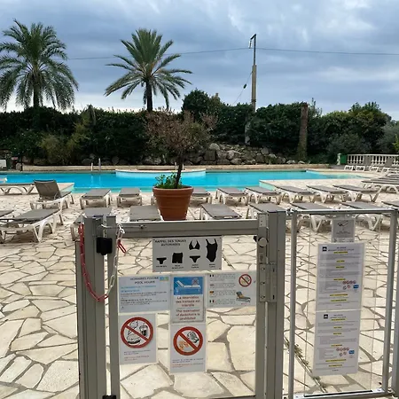 Bord De Mer, Terrasse, A Pieds Cannes